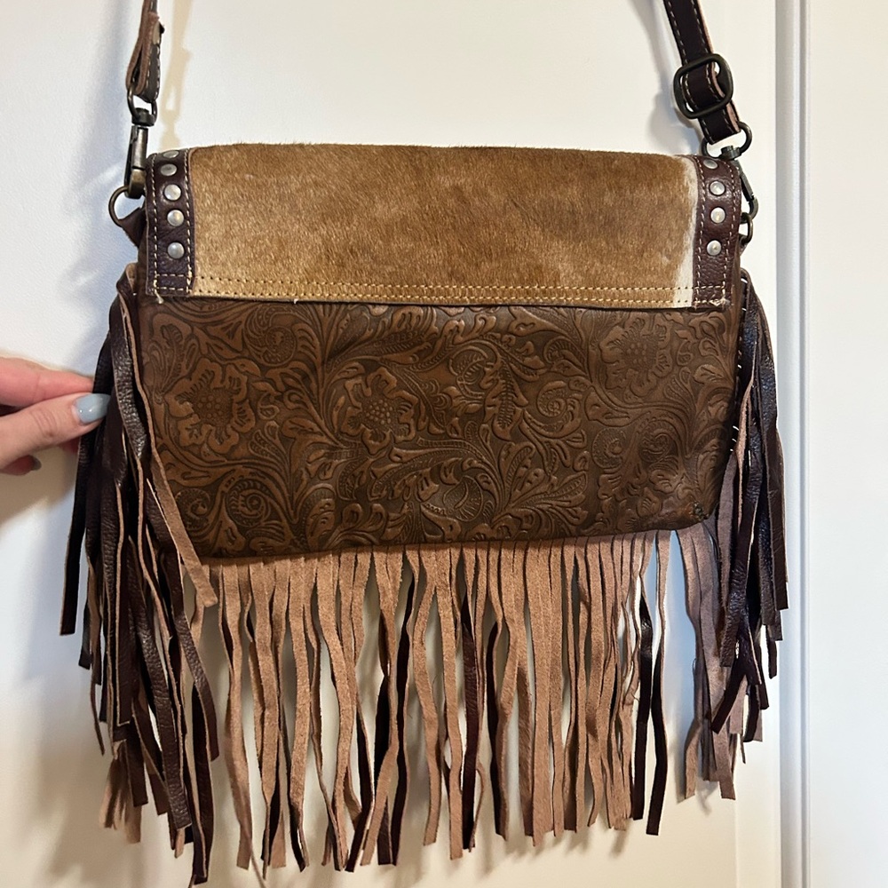 🐮🤠 Myra Bag Brown & Tan Cow print fur Cowgirl leather Crossbody Fringe 🐮🤠 - Picture 9 of 12